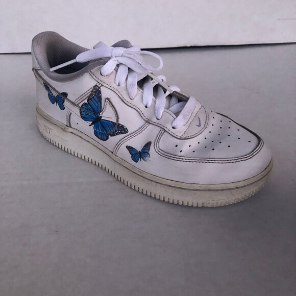 Nike Air Force 1 - - Low Top White Sneakers Youth kids size 2 1/2 " Butterfly " - Picture 1 of 7